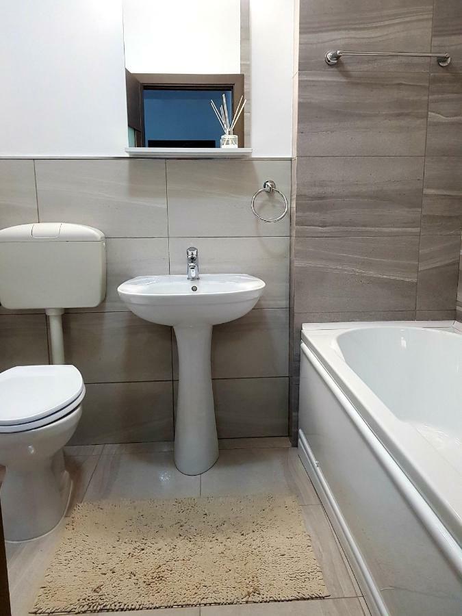 Happyhome Central Deluxe Apartments オラデア エクステリア 写真